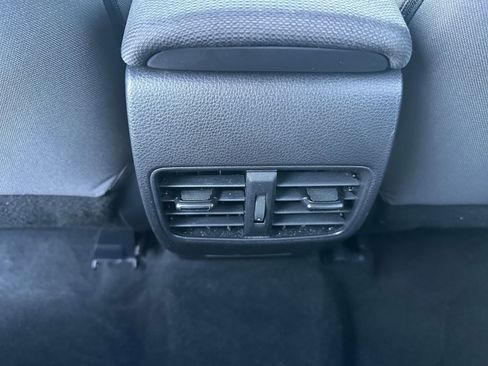 Used 2025 Toyota Corolla Cross LE image 23