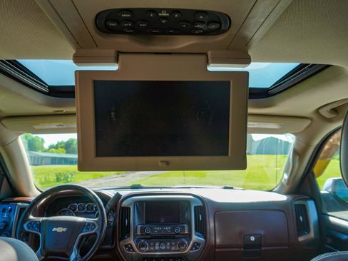 Used 2014 Chevrolet Silverado 1500 High Country AWD/4WD image 16