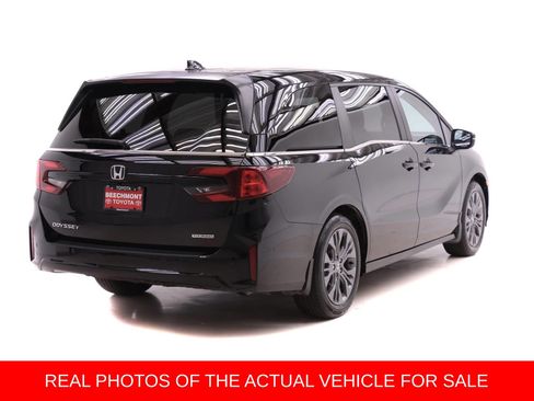 Used 2025 Honda Odyssey Touring image 2