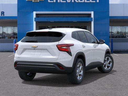New 2026 Chevrolet Trax LS w/ LS Convenience Package FWD image 28
