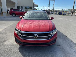 Certified 2024 Volkswagen Jetta SE w/ Panoramic Sunroof Package video 2