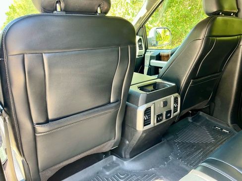 Used 2019 Ford F150 Lariat image 17