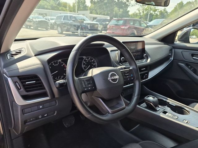 Used 2025 Nissan Rogue SV FWD image 15