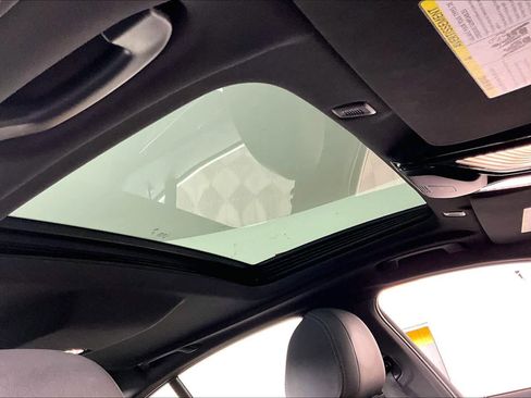 Used 2023 BMW 530e xDrive image 13