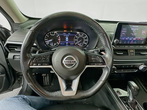 Used 2020 Nissan Altima 2.5 SR FWD image 11