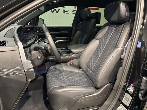 Used 2026 Cadillac Escalade IQ Sport 1 w/ LPO, ONYX Package image 20