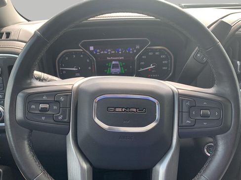 Used 2022 GMC Sierra 1500 Denali w/ Driver Alert Package II AWD/4WD image 10