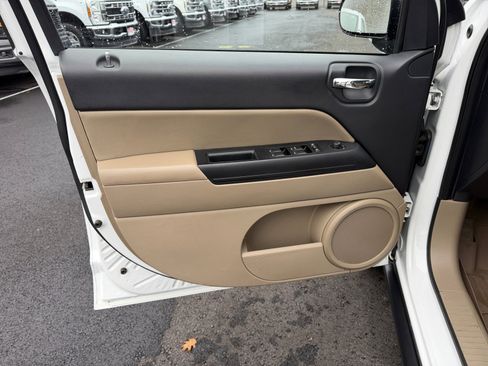 Used 2015 Jeep Compass Sport w/ Power Value Group image 17