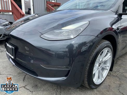 Used 2024 Tesla Model Y 2WD image 91