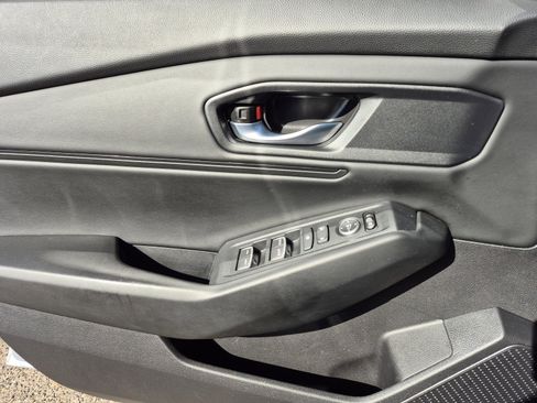 Used 2023 Honda Accord EX image 14