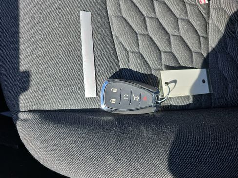 Used 2018 Chevrolet Equinox LT AWD/4WD image 34