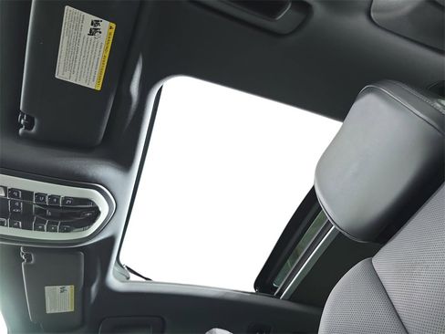 Used 2023 Porsche Macan S image 28