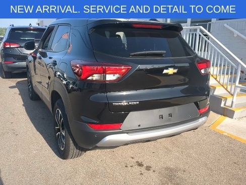 Certified 2026 Chevrolet TrailBlazer LT w/ Convenience Package FWD image 3