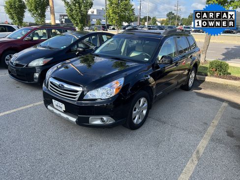 Used 2012 Subaru Outback 3.6R Limited w/ Moonroof Pkg AWD/4WD image 2