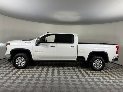 Used 2024 Chevrolet Silverado 3500 LTZ w/ LTZ Premium Package AWD/4WD image 10