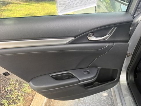 Used 2017 Honda Civic Touring image 27