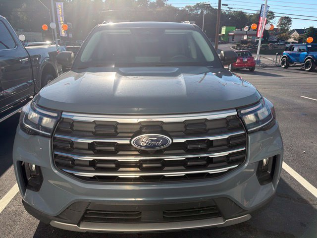 Used 2025 Ford Explorer Active w/ Active Comfort Package AWD/4WD image 7
