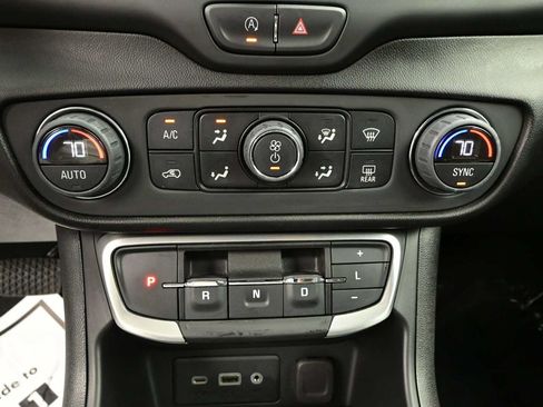 Used 2023 GMC Terrain SLE w/ Driver Convenience Package AWD/4WD image 18