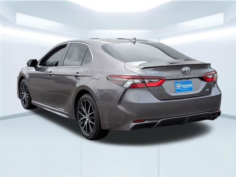 Used 2024 Toyota Camry SE image 4