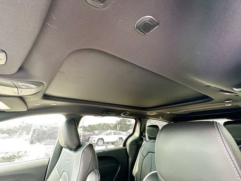New 2027 Chrysler Pacifica Limited w/ S Appearance Package FWD image 29