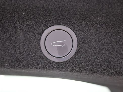 Used 2026 Tesla Model Y Long Range RWD image 15