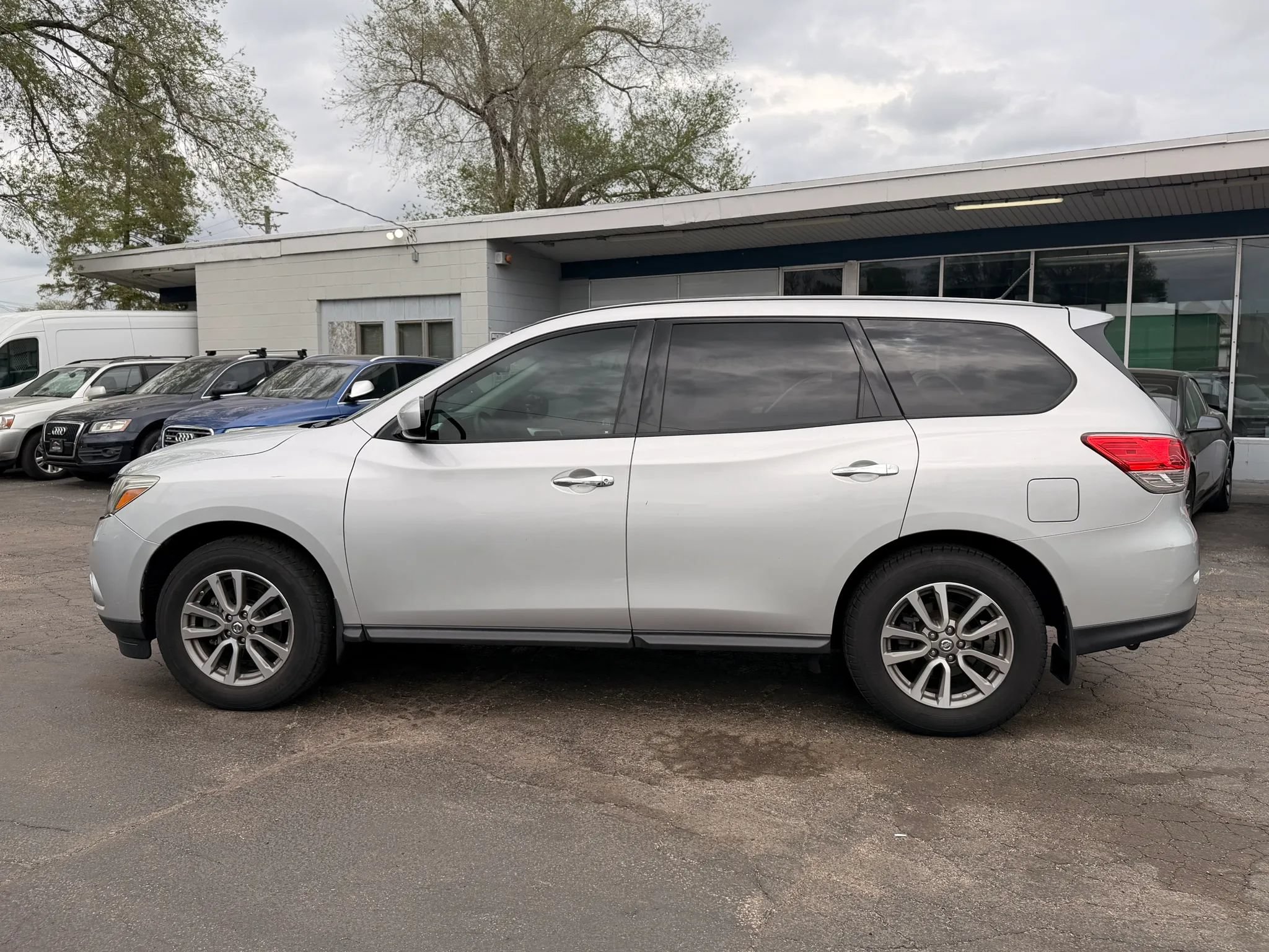 Used 2014 Nissan Pathfinder S FWD image 7