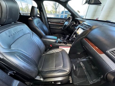 Used 2019 Ford Explorer Platinum image 54