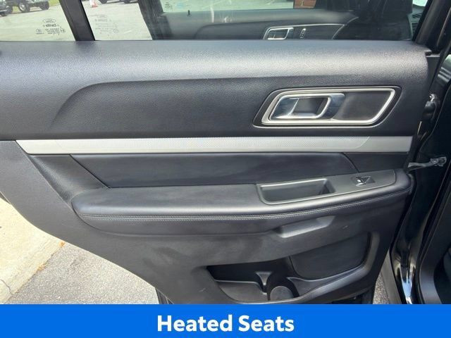 Used 2016 Ford Explorer XLT w/ Equipment Group 202A FWD image 9