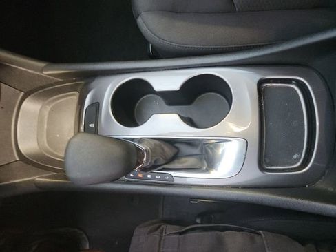 Used 2022 Chevrolet Malibu LS image 27