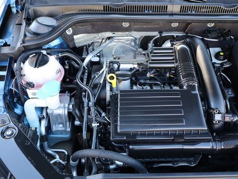 Used 2017 Volkswagen Jetta SE image 40