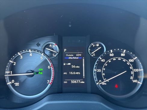 Used 2023 Lexus GX 460 Premium image 10