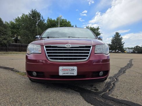 Used 2010 Chrysler Town & Country Touring Plus w/ Safetytec Group FWD image 11