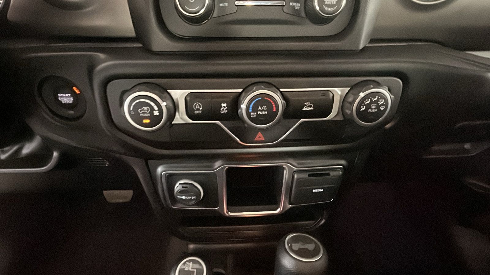 Used 2021 Jeep Wrangler Sport AWD/4WD image 26