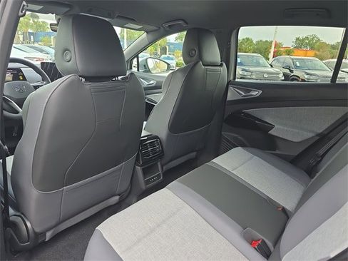 New 2025 Volkswagen ID.4 Pro image 12