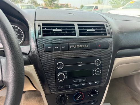 Used 2009 Ford Fusion SE FWD image 9