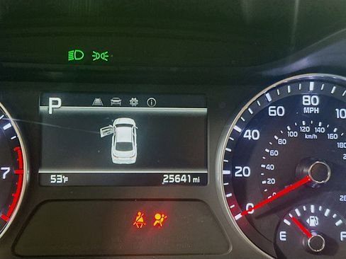 Used 2024 Kia Forte LXS image 19