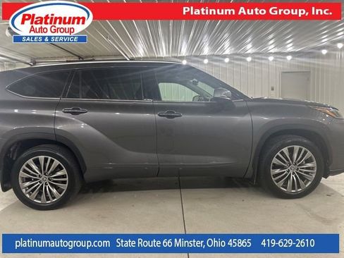 Used 2021 Toyota Highlander Platinum image 6