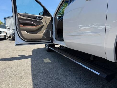 Used 2018 Chevrolet Suburban Premier image 19