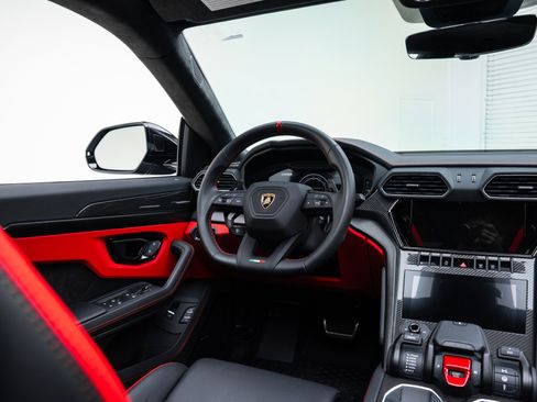 Used 2024 Lamborghini Urus S image 32