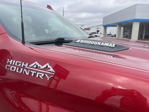 Used 2023 Chevrolet Silverado 2500 High Country image 14