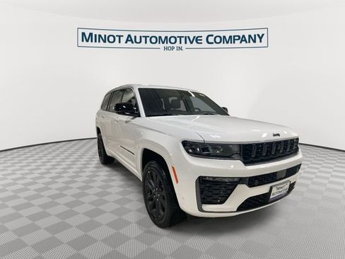 New 2026 Jeep Grand Cherokee L Limited AWD/4WD image 2