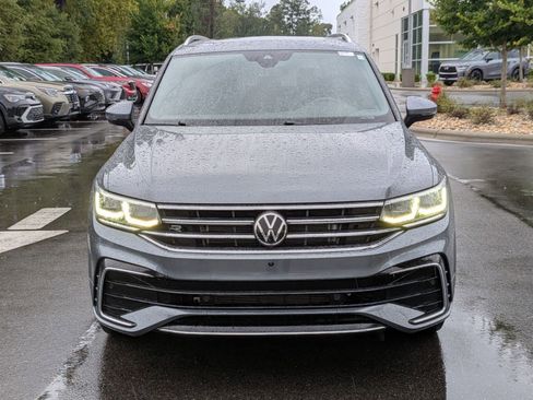 Used 2022 Volkswagen Tiguan SEL R-Line image 8