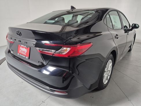 New 2026 Toyota Camry Hybrid FWD image 4