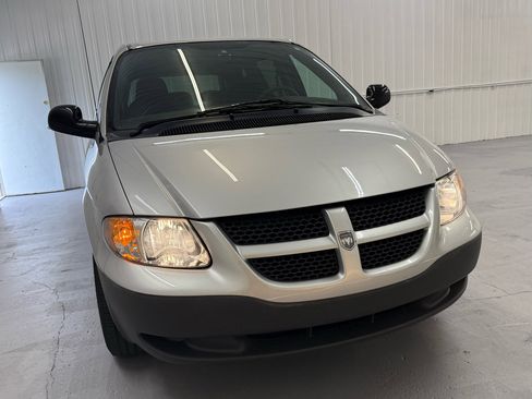 Used 2002 Dodge Caravan SE image 82