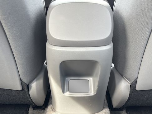 Used 2025 Hyundai Elantra Sport FWD image 40