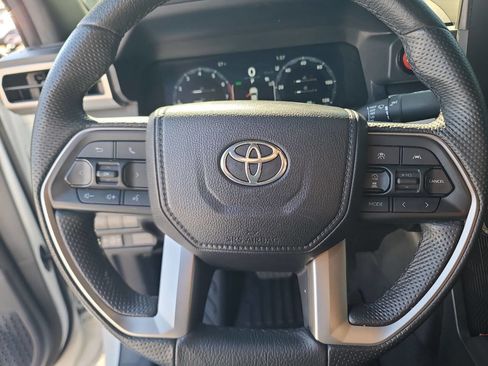 Used 2024 Toyota Tacoma TRD Off-Road image 15