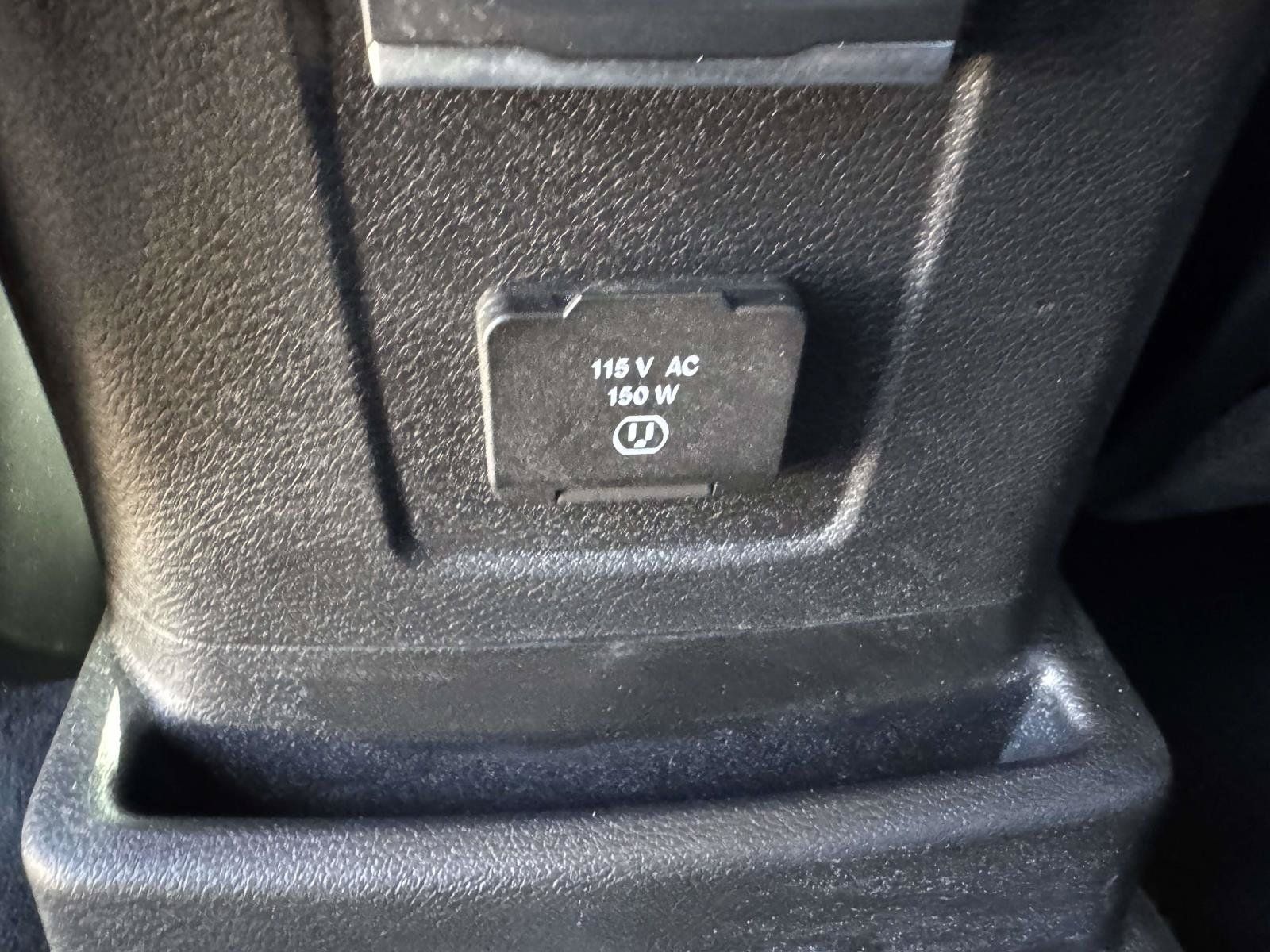 Used 2024 Jeep Wrangler Unlimited Sahara w/ Technology Group AWD/4WD image 24