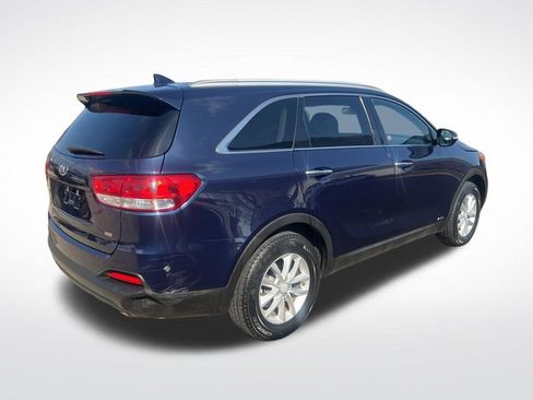 Used 2018 Kia Sorento LX image 43