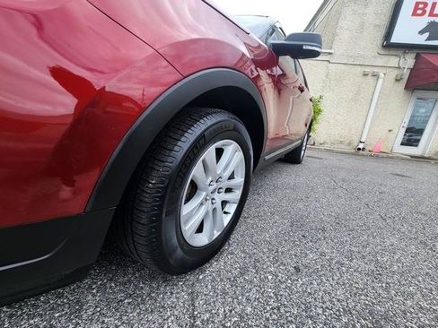 Used 2019 Ford Explorer XLT w/ Equipment Group 202A AWD/4WD image 29