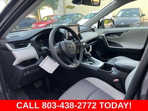 Used 2025 Toyota RAV4 XLE AWD/4WD image 6